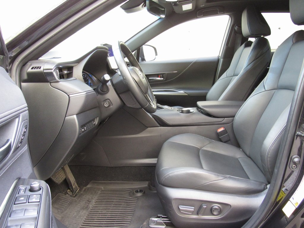 2024 Toyota Venza photo 6
