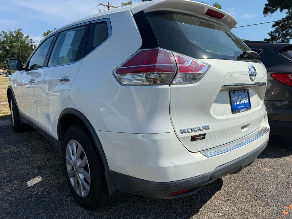 2014 Nissan Rogue S photo 2