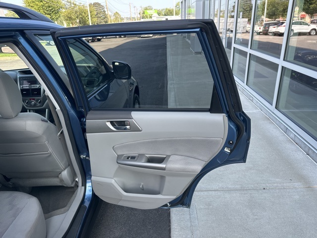 2010 Subaru Forester 2.5X Premium photo 33