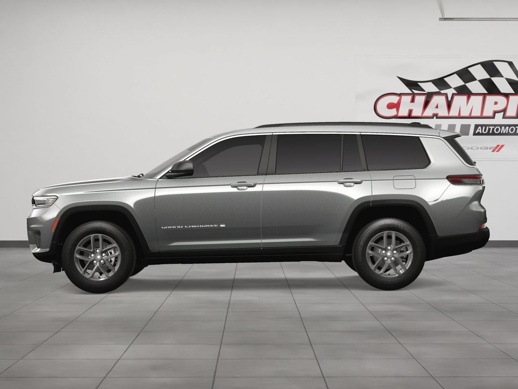 2025 Jeep Grand Cherokee Laredo X photo 3
