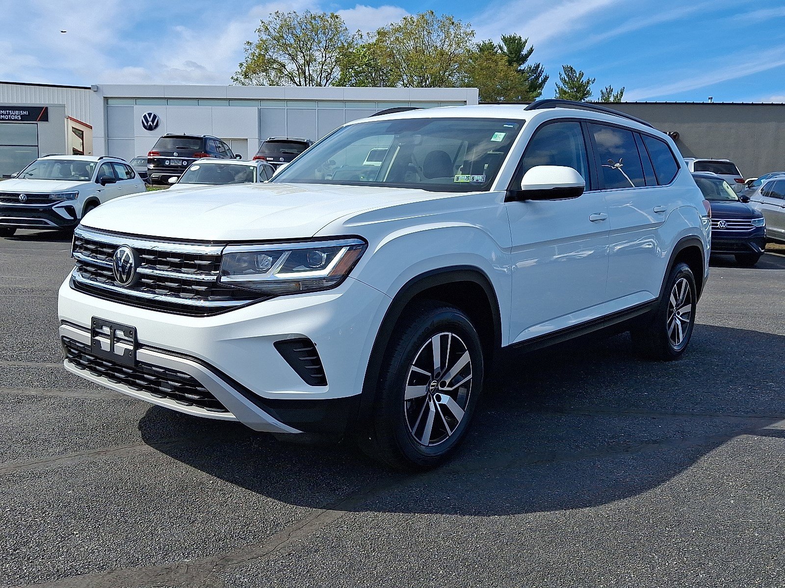 2022 Volkswagen Atlas SE photo 2