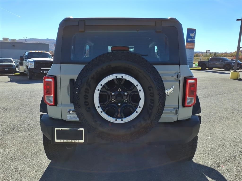 2025 Ford Bronco Base photo 4