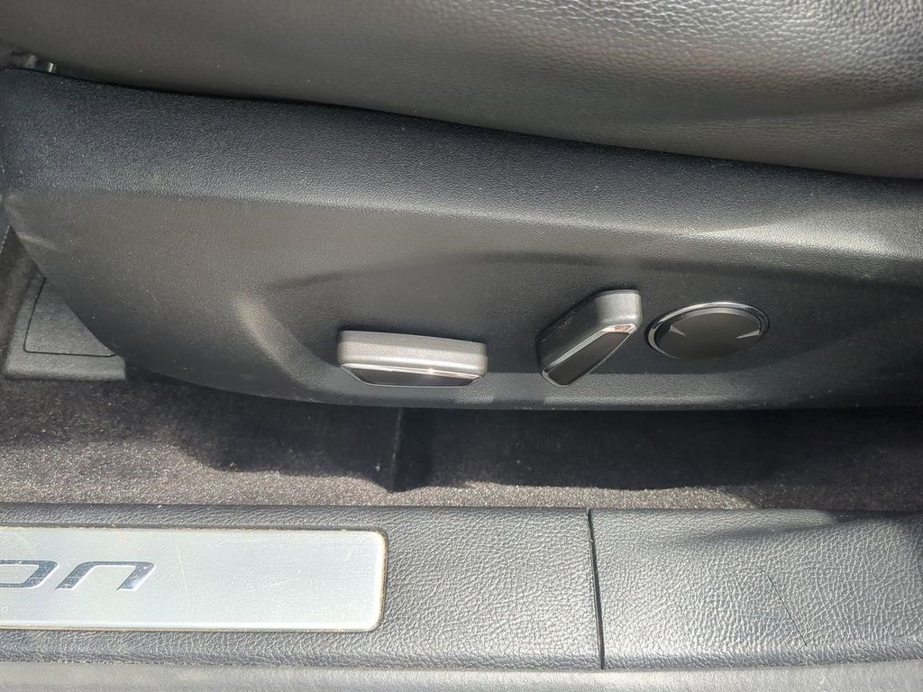 2020 Ford Fusion Titanium photo 18