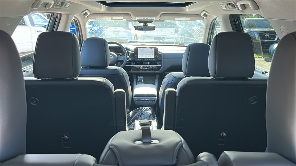 2025 Nissan Pathfinder SL photo 32