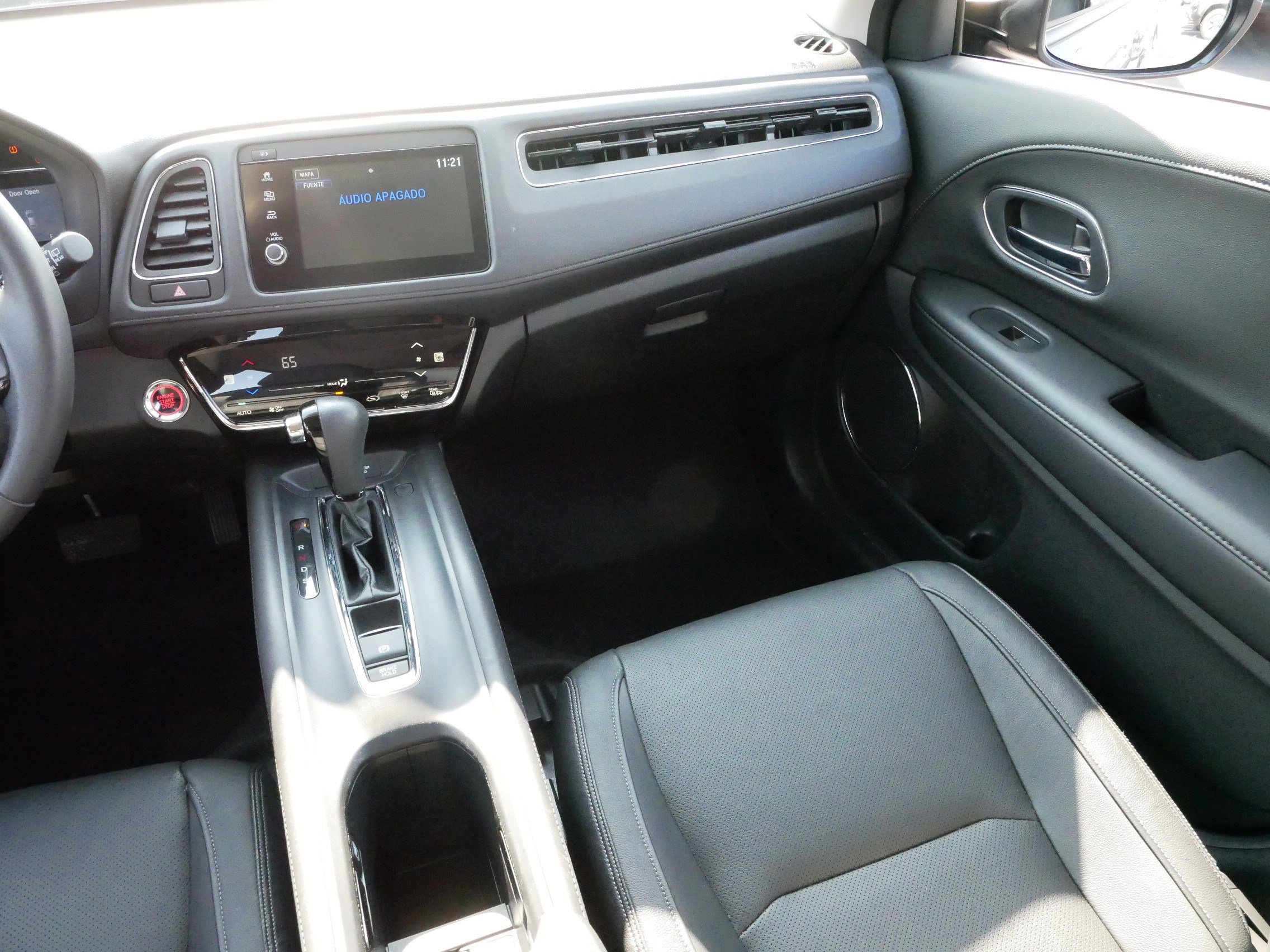 2020 Honda HR-V Touring photo 11