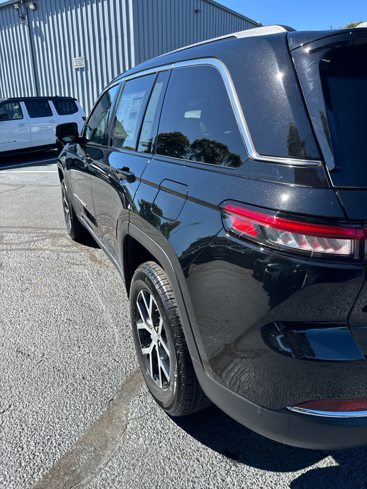 2025 Jeep Grand Cherokee Limited photo 13