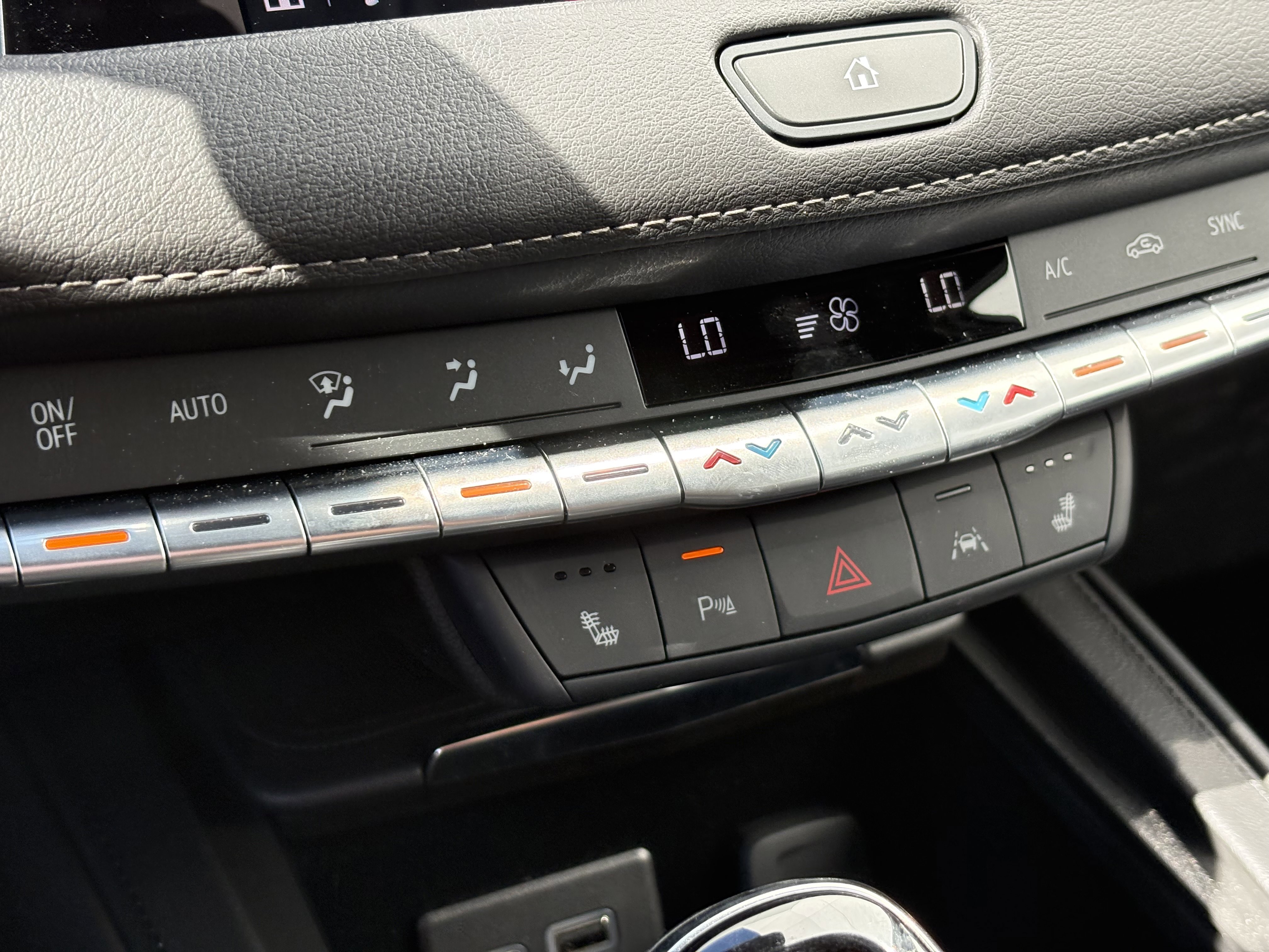 2023 Cadillac XT4 Premium Luxury photo 13
