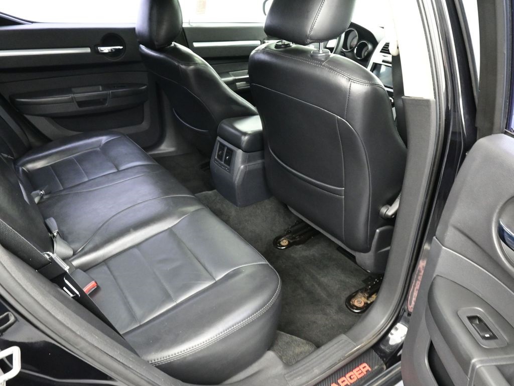 2008 Dodge Charger R/T photo 23
