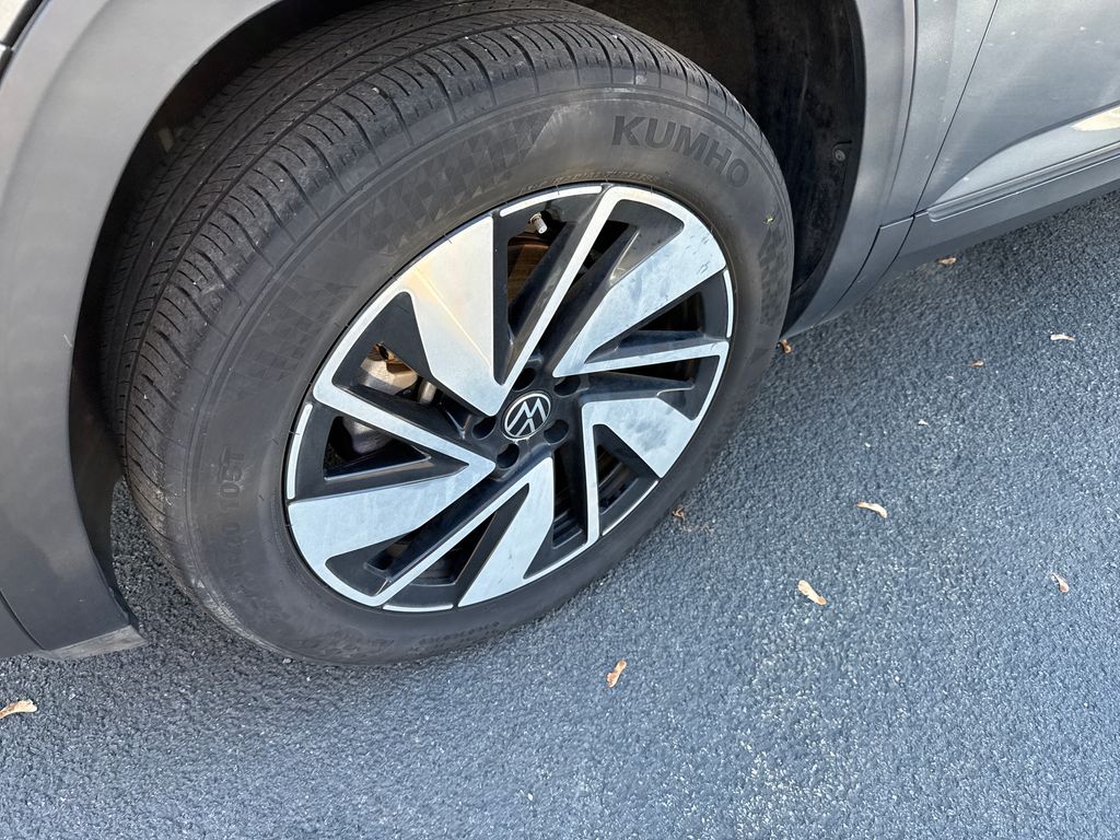 2024 Volkswagen Atlas SE Technology photo 2