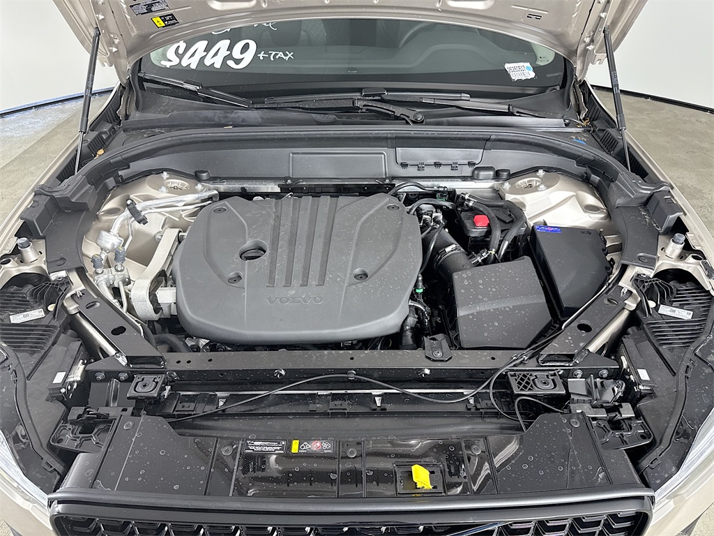 2025 Volvo XC60 B5 Core photo 29