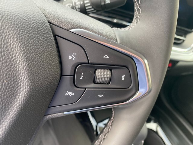 2025 Chevrolet Trax LT photo 25