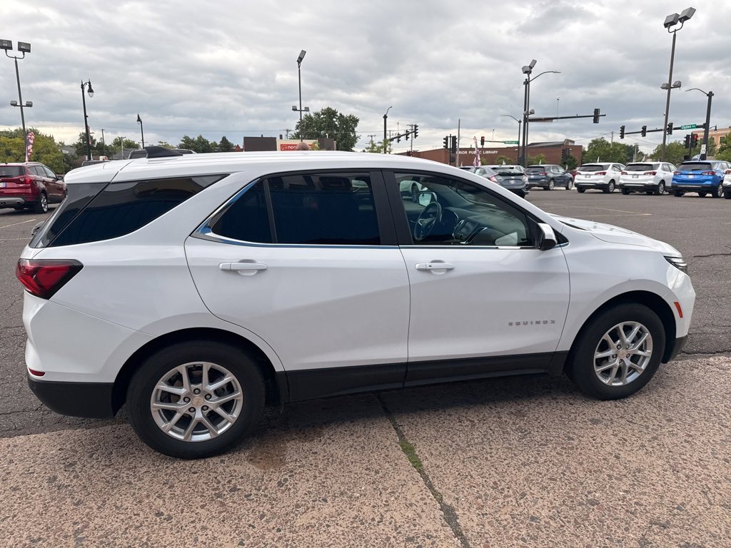 2024 Chevrolet Equinox LT photo 5