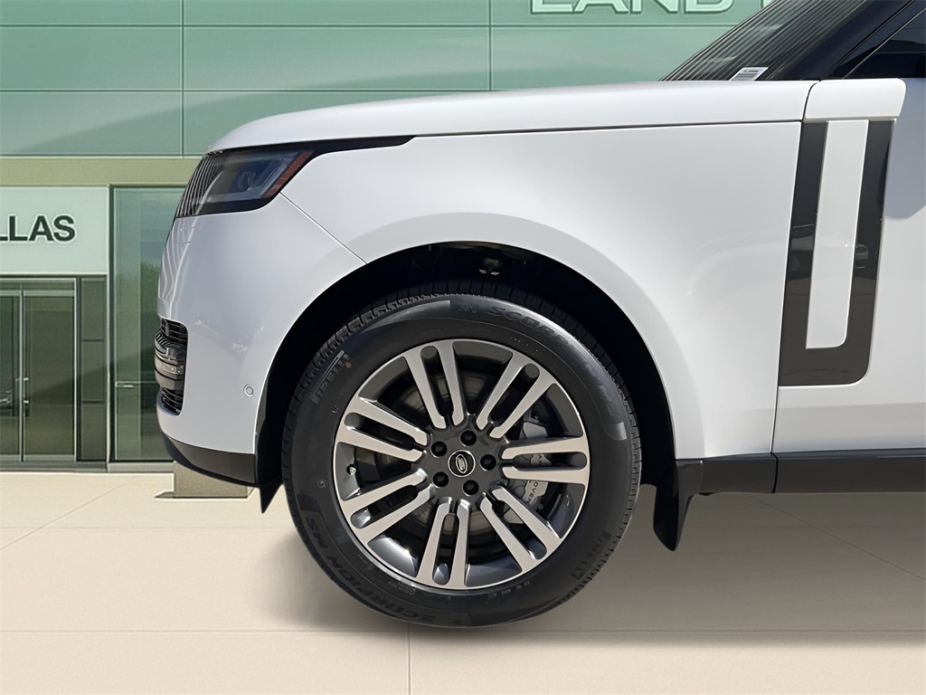 2025 Land Rover Range Rover SE photo 8