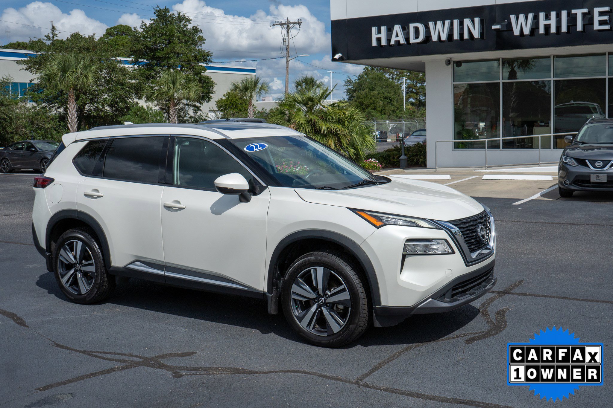 2023 Nissan Rogue SL's photo