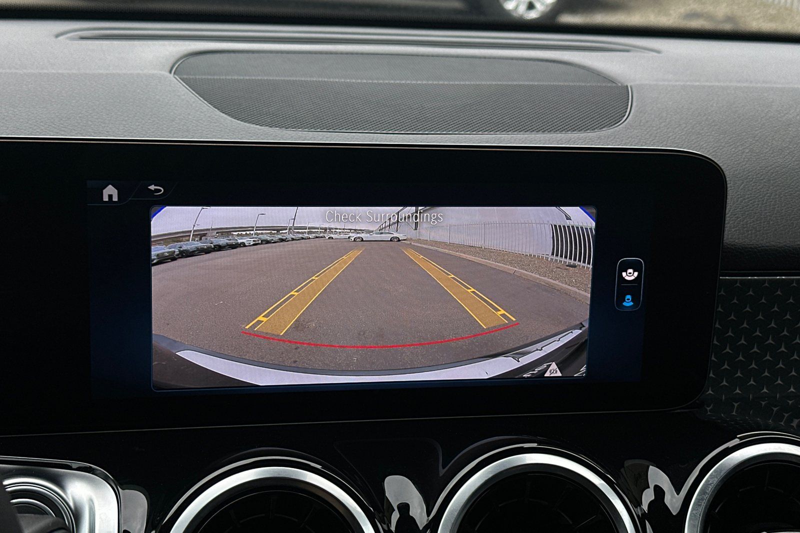 2025 Mercedes Benz GLB 250 photo 13