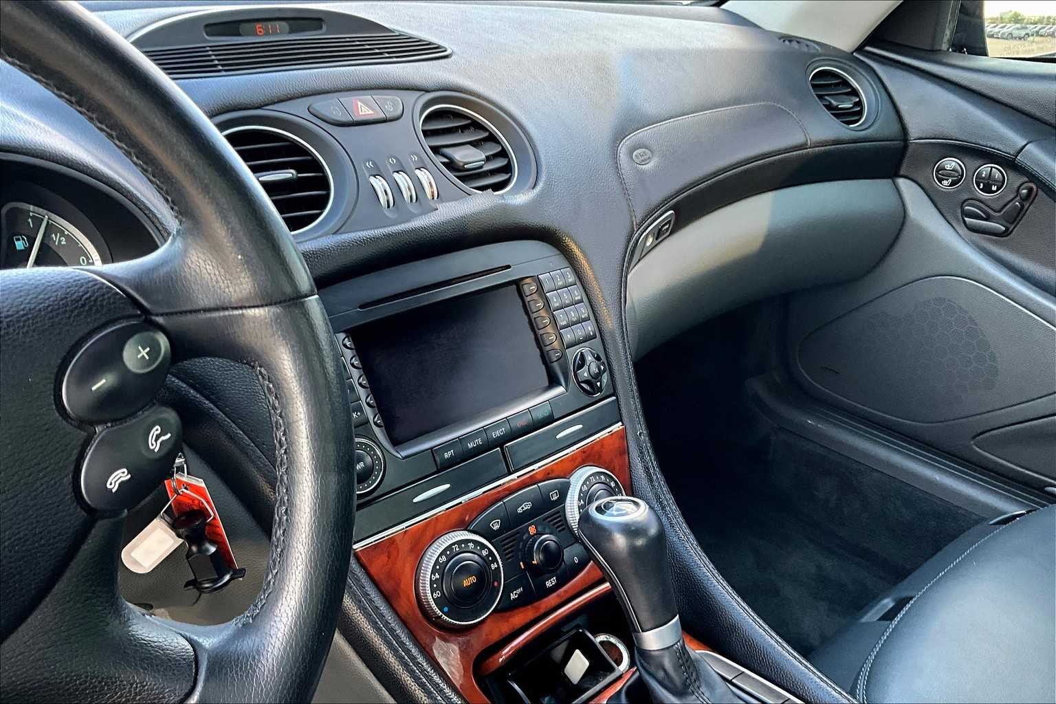 2005 Mercedes Benz SL 500 photo 6