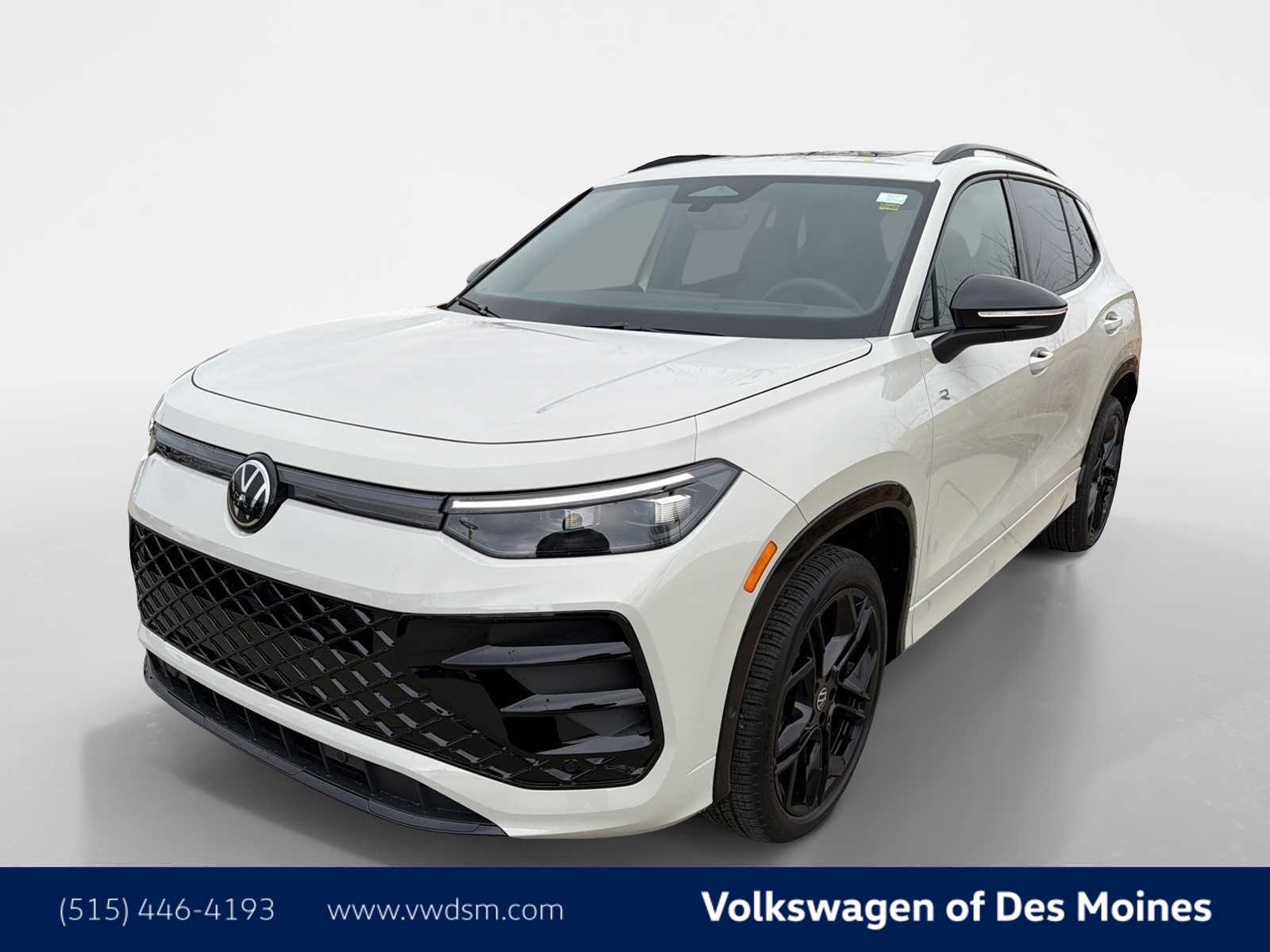 2026 Volkswagen Tiguan SE R-LINE BLACK's photo