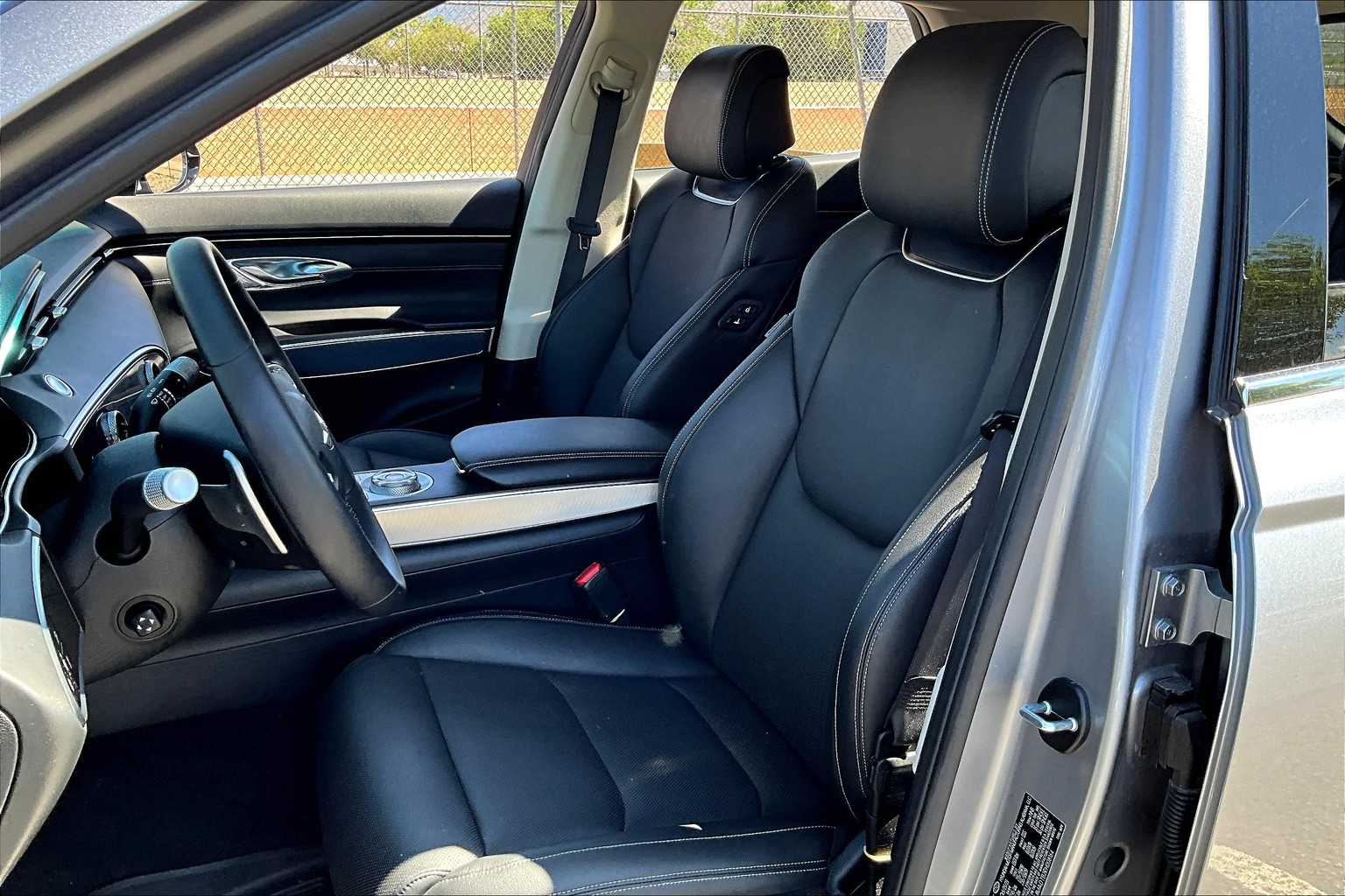 2024 Genesis GV70 2.5T photo 8