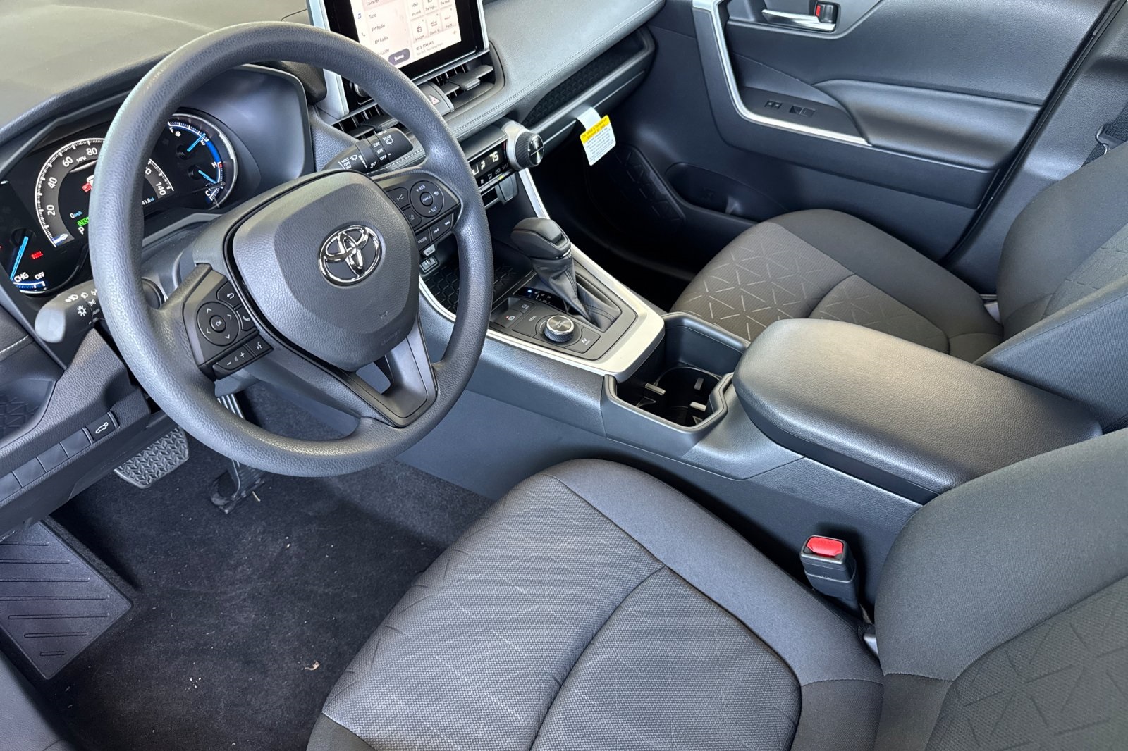 2025 Toyota RAV4 Hybrid XLE photo 11