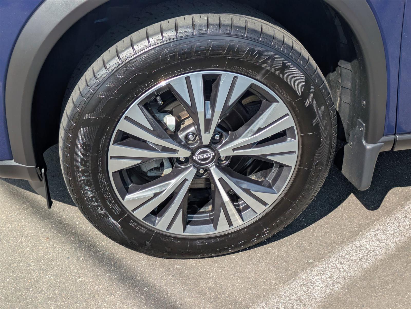 2022 Nissan Rogue SV photo 10
