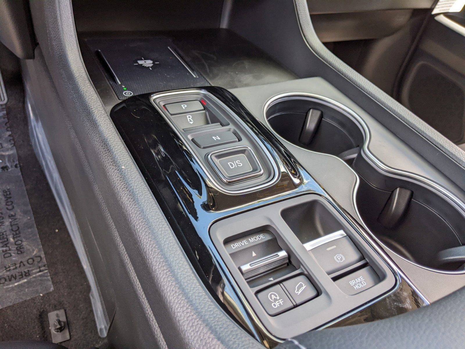 2025 Honda Pilot Touring photo 9