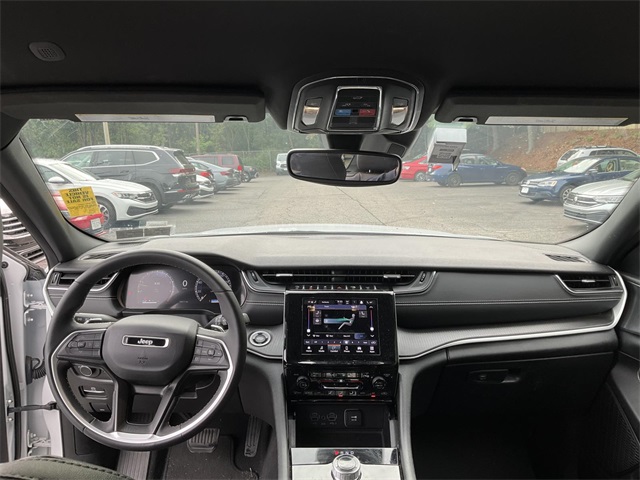 2023 Jeep Grand Cherokee Altitude photo 10