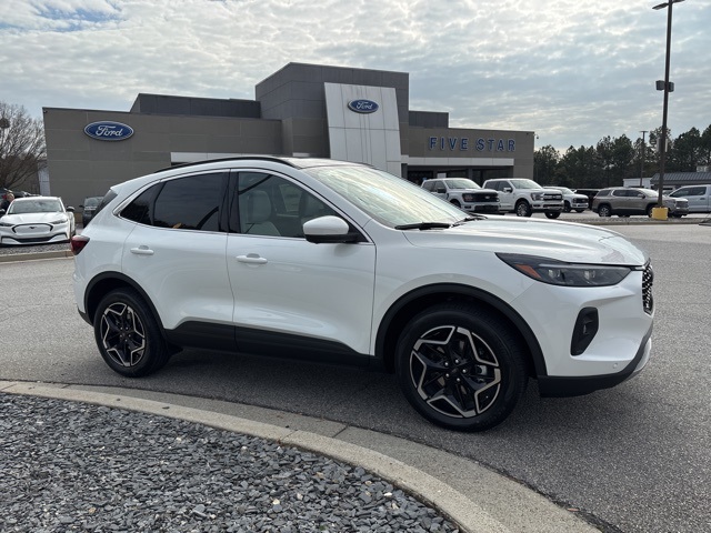 2026 Ford Escape Platinum's photo