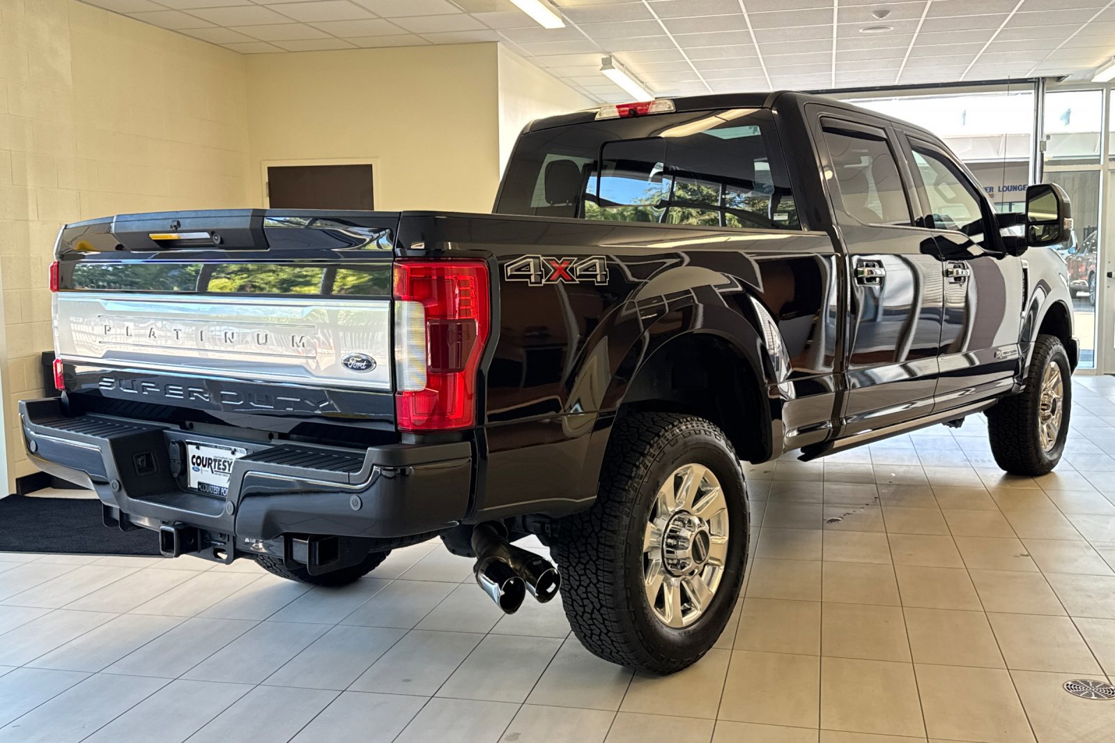 2019 Ford F-350 Platinum photo 3