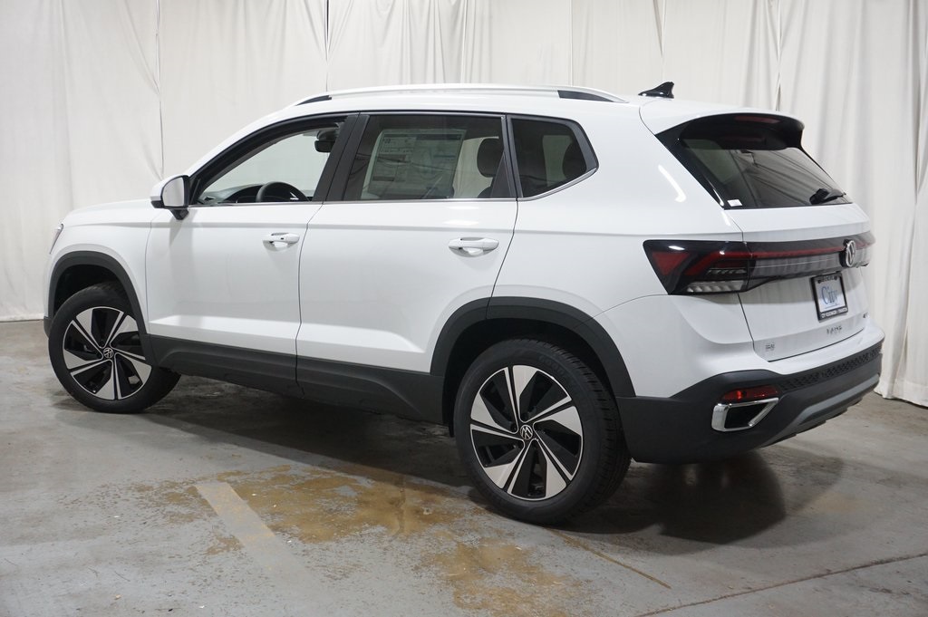 2025 Volkswagen Taos SE photo 5