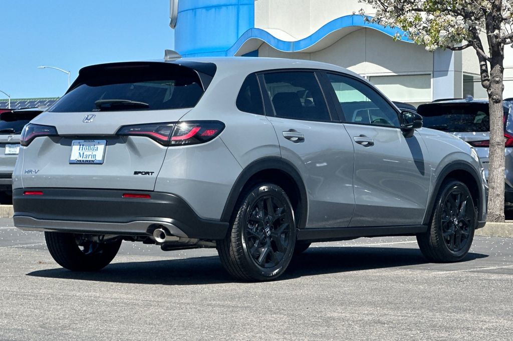 2025 Honda HR-V Sport photo 2