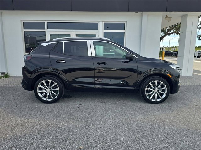 2025 Buick Encore GX Avenir photo 3