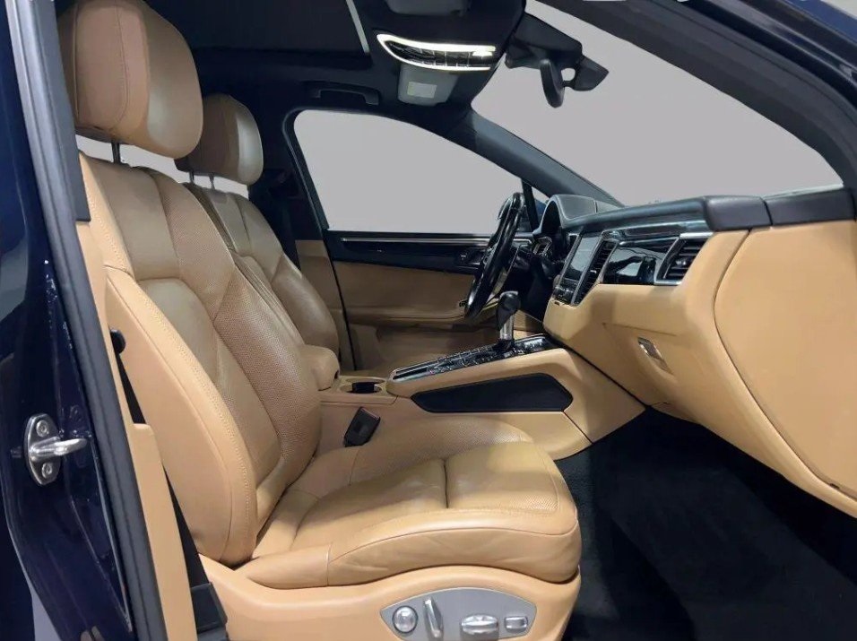 2016 PORSCHE MACAN - Image 14