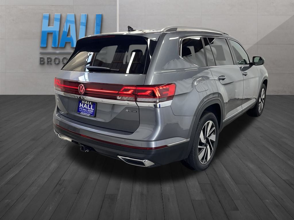 2024 Volkswagen Atlas SEL photo 4