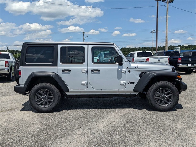 2024 Jeep Wrangler Sport RHD photo 2