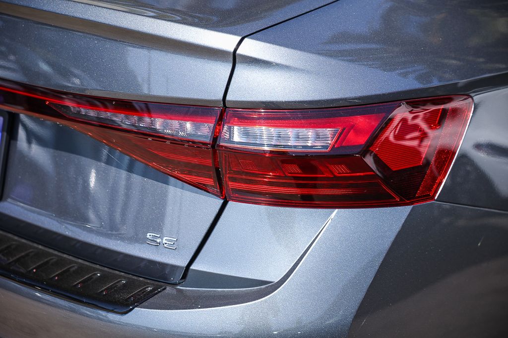 2025 Volkswagen Jetta 1.5T SE photo 2