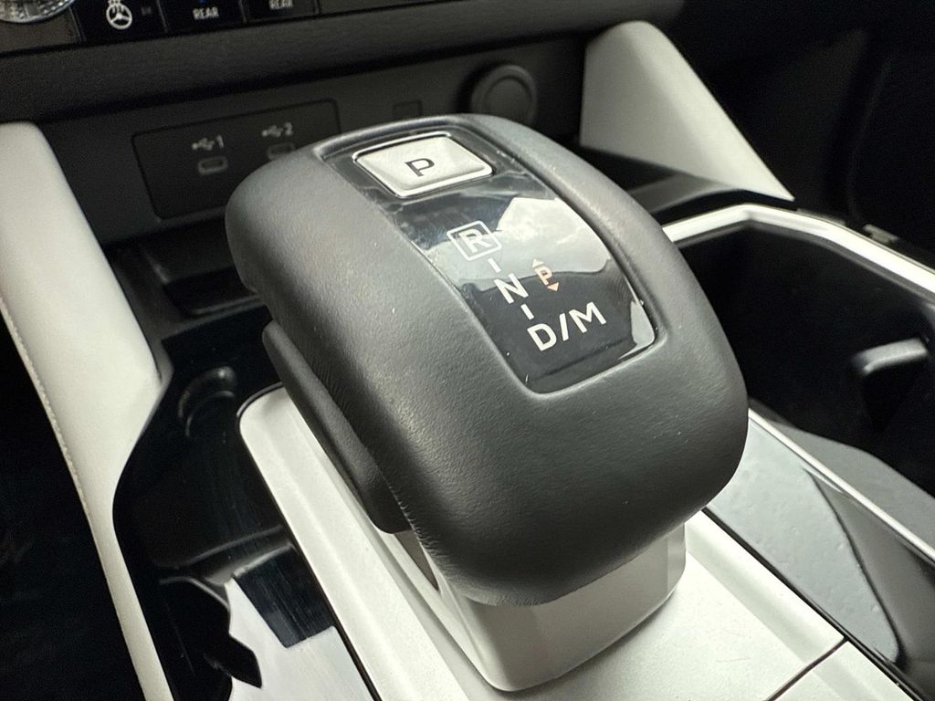 2025 Mitsubishi Outlander SEL photo 30