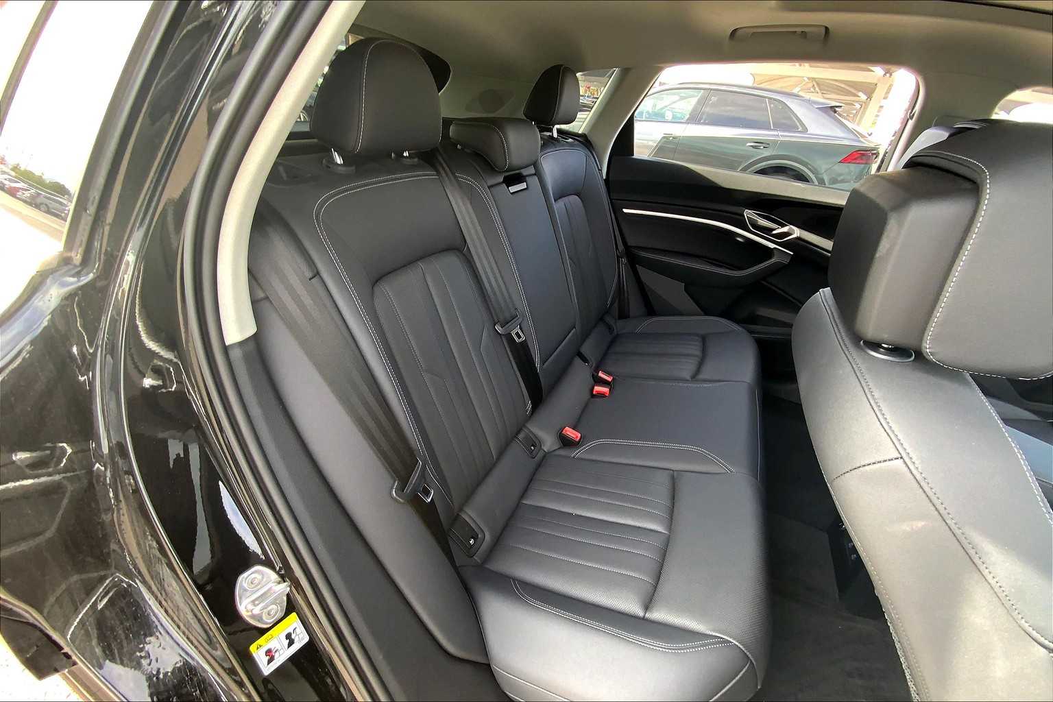 2024 Audi Q8 E-tron Premium Plus photo 15