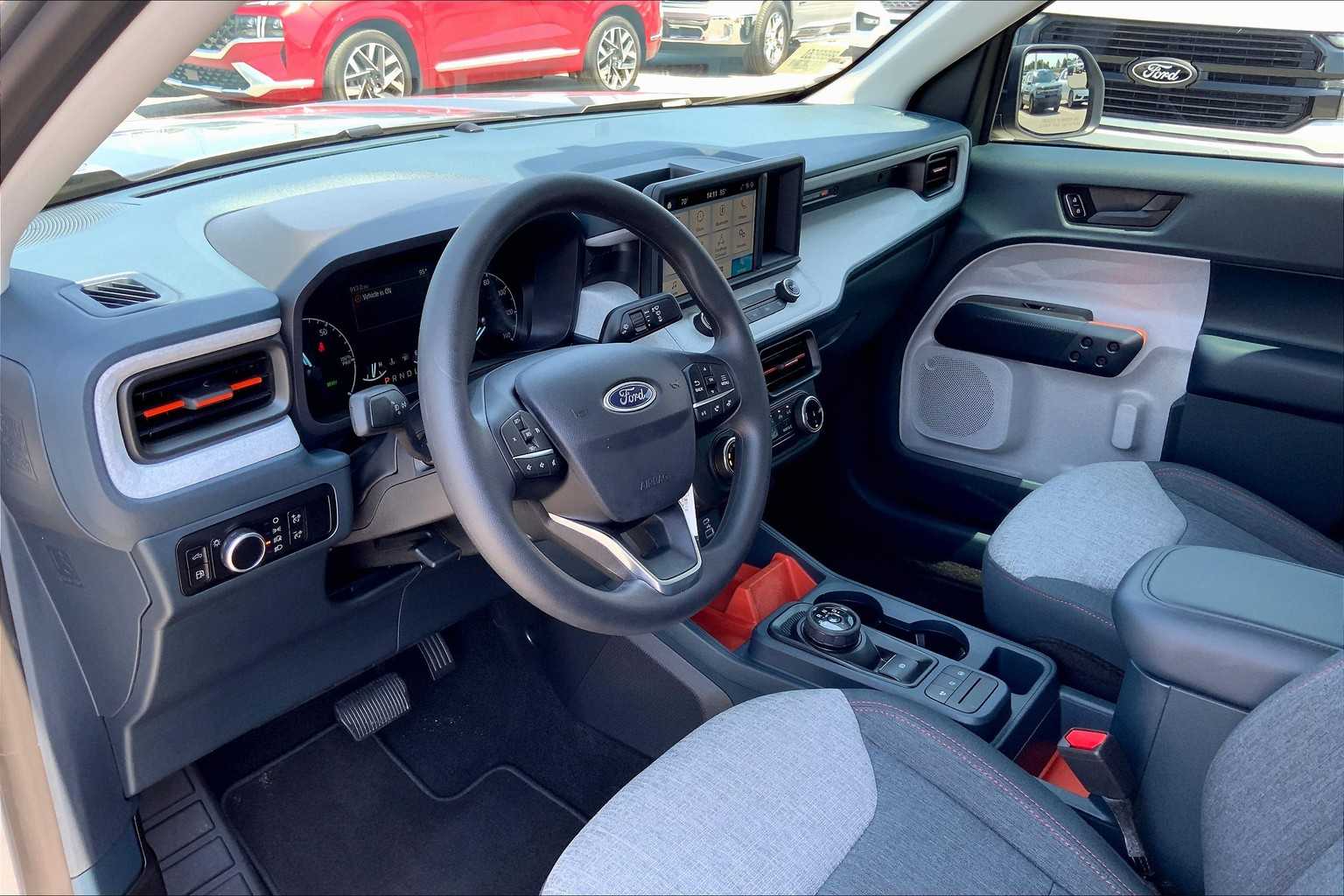 2024 Ford Maverick XLT photo 17