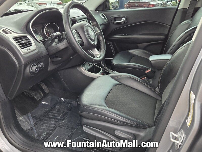 2017 Jeep Compass Latitude photo 9