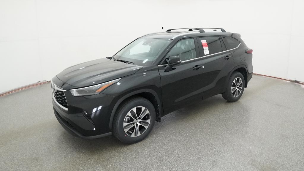 2026 Toyota Highlander XLE's photo