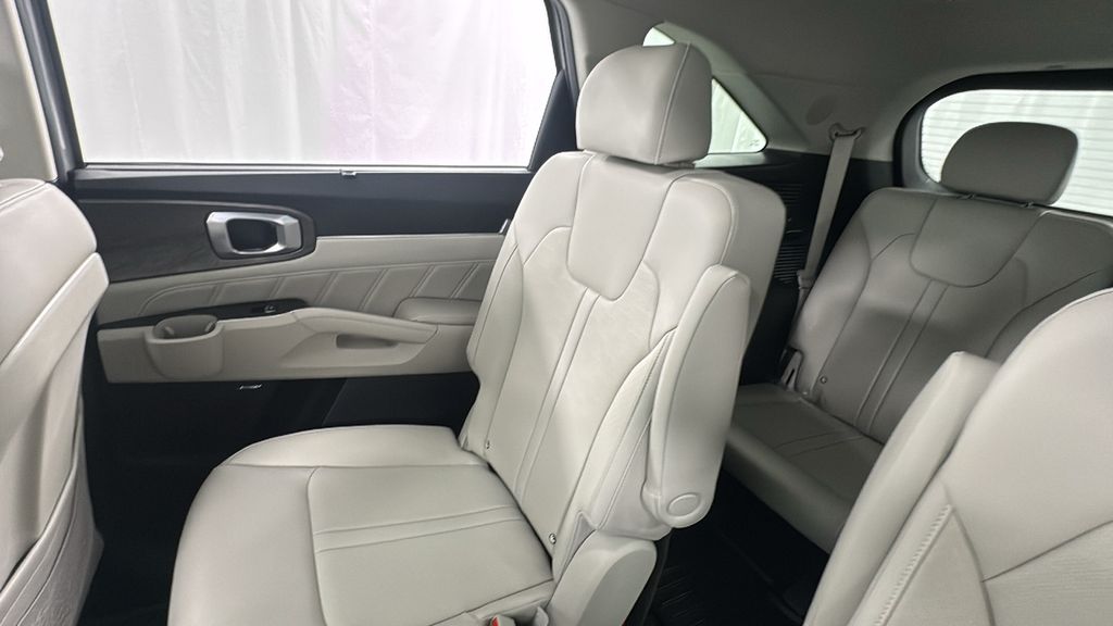 2026 Kia Sorento X-Line SX photo 13