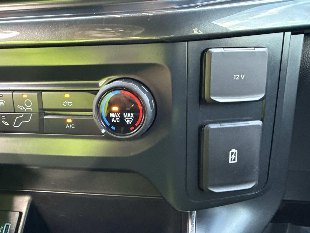 2022 Ford F-150 XL photo 27