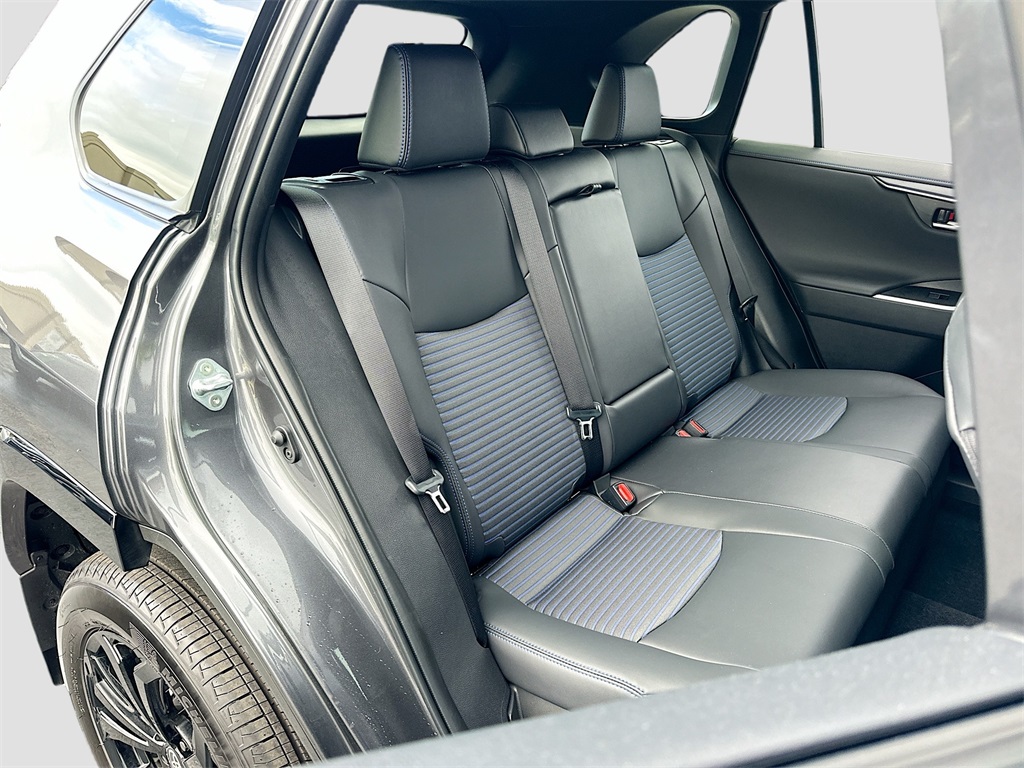 2025 Toyota RAV4 Hybrid XSE photo 21