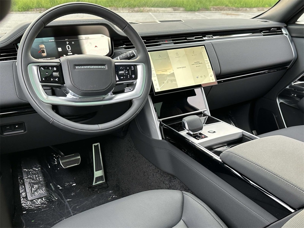 2025 Land Rover Range Rover SE photo 2