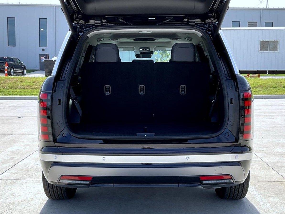 2026 Hyundai Palisade Limited photo 9