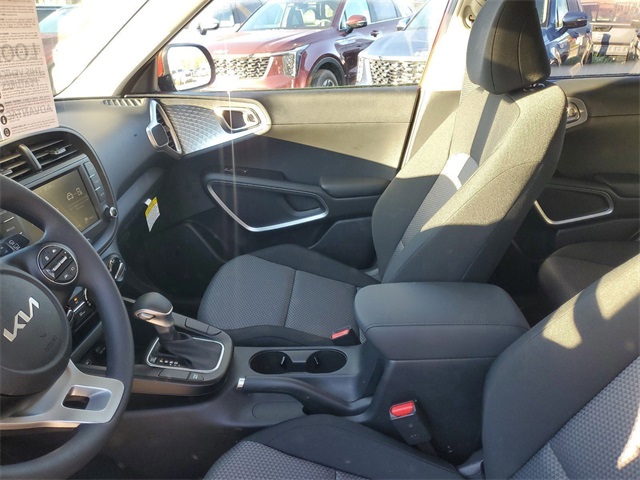 2025 Kia Soul LX photo 9