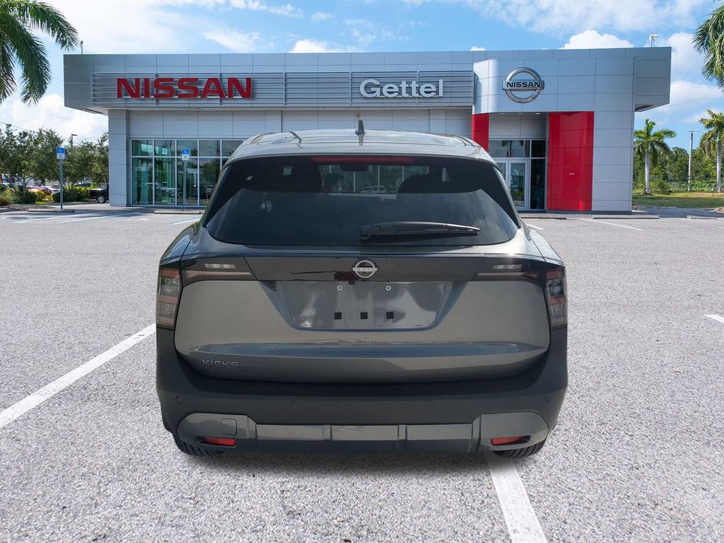 2025 Nissan Kicks SV photo 4