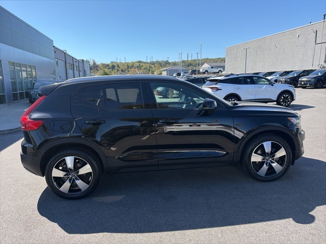 Used 2019 Volvo XC40 Momentum with VIN YV4162UKXK2047308 for sale in Cranston, RI