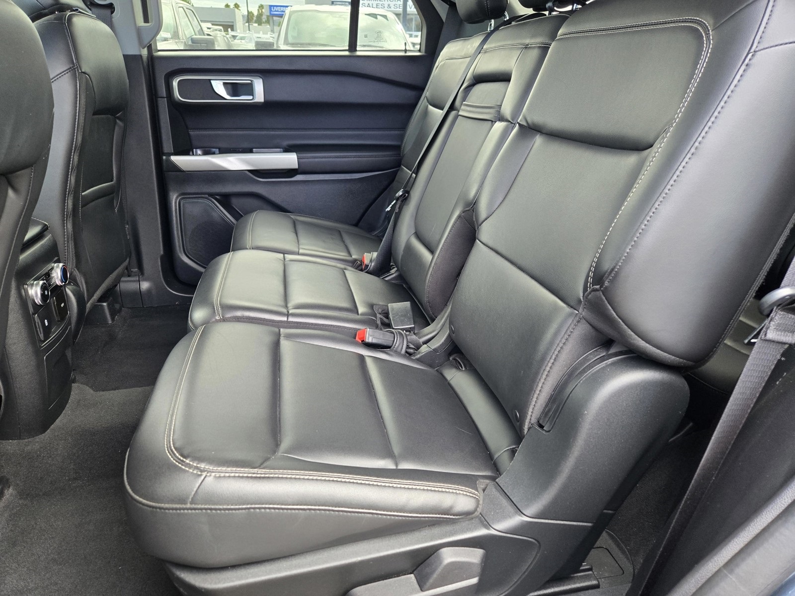 2022 Ford Explorer XLT photo 11