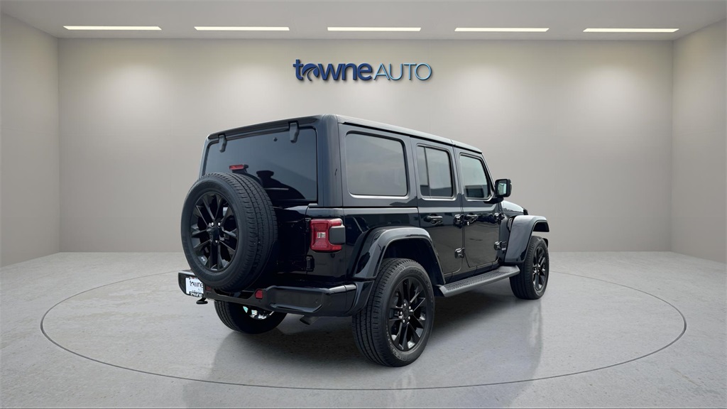 2021 Jeep Wrangler Unlimited Sahara High Altitude photo 5